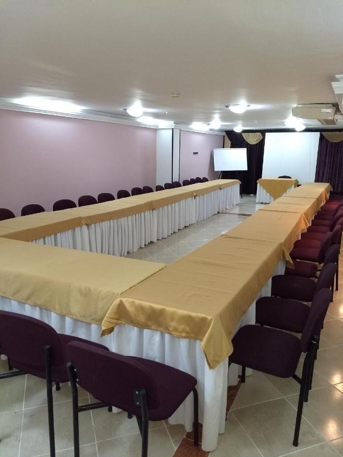 Hotel Plaza Versalles Кали Екстериор снимка