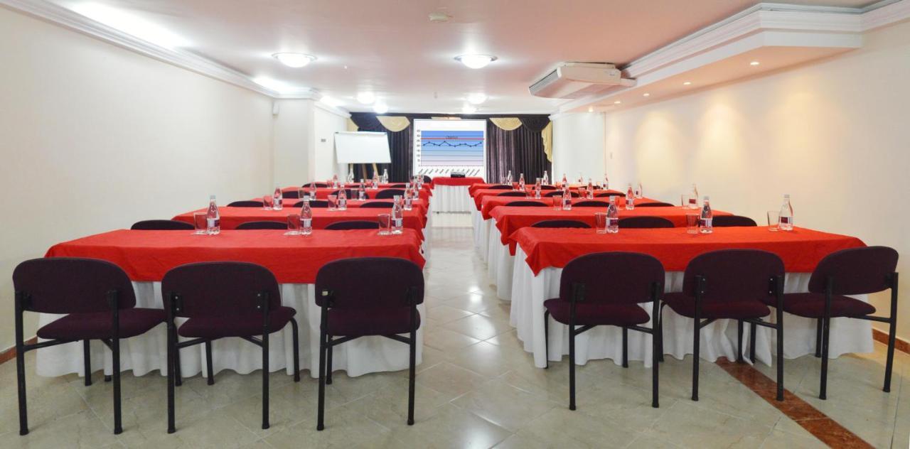 Hotel Plaza Versalles Кали Екстериор снимка